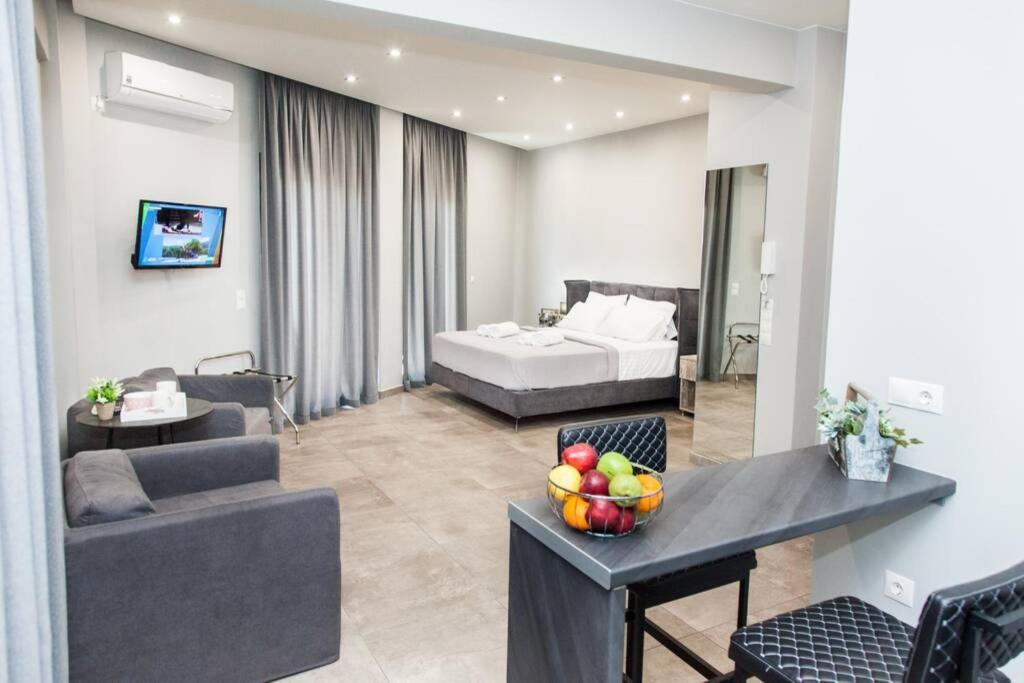 E Spacious Cornered Brand New Studio Apartment E Афины Экстерьер фото